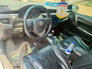 Toyota Corolla S 4dr Sedan (1.8L 4cyl CVT) 2015 Silver