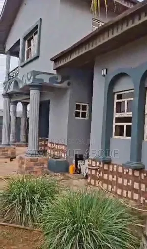 4bdrm Block of Flats in Mercyland Estate for sale