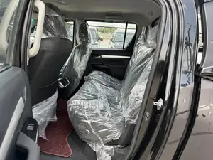 Toyota Hilux Revo Smart Cab Petrol 2.7 RWD 2018 Black