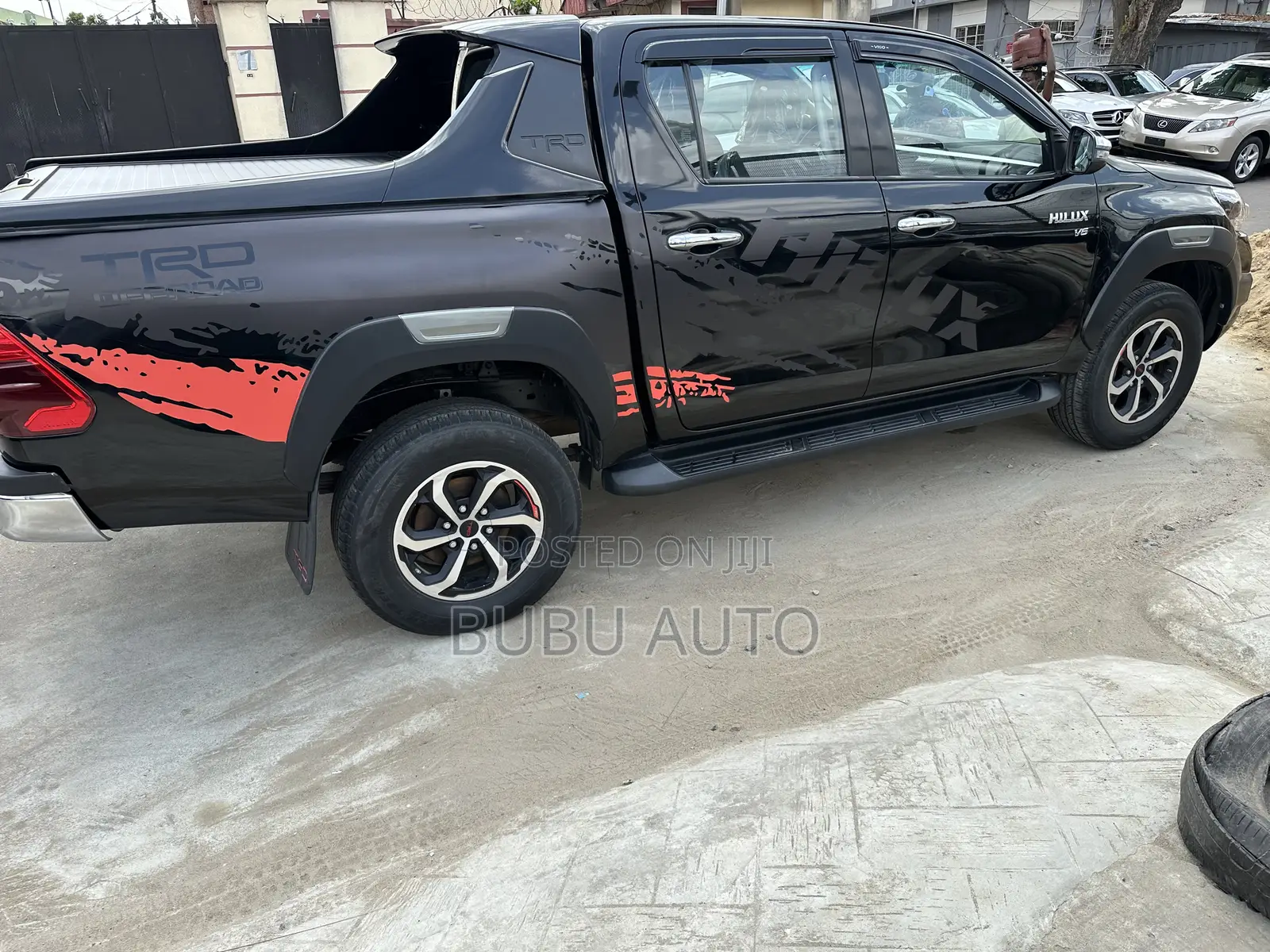 Toyota Hilux Revo Smart Cab Petrol 2.7 RWD 2018 Black