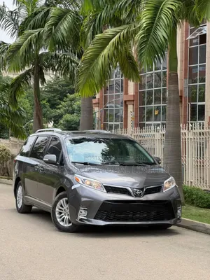 Toyota Sienna 2017 Gray