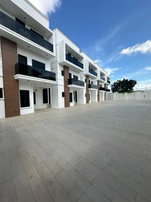 5bdrm Townhouse / Terrace in Wuse Zones for rent