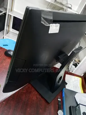 Desktop Computer Dell OptiPlex 7410 8GB Intel Core i5 SSD 512GB