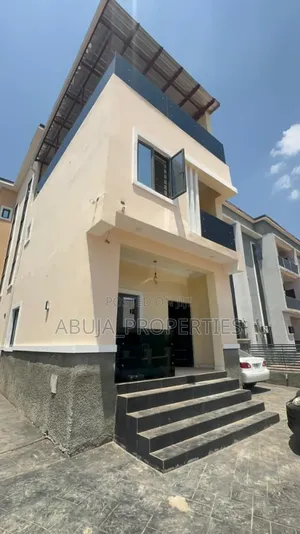 3bdrm Duplex in Gaduwa for sale