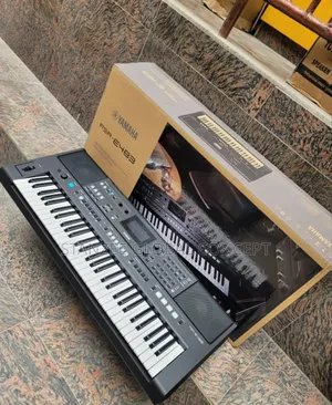 Yamaha PSR E483 Keyboard With Adapter