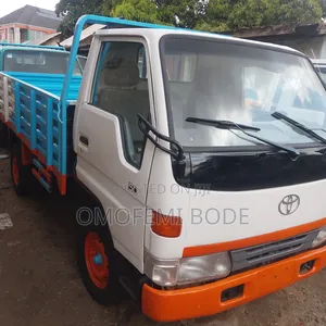 Toyota Dyna 150 Normal Hand Four Tyres Petrole Engine Truck