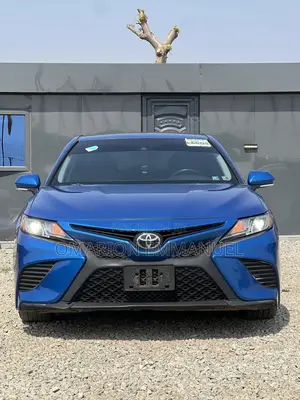 Toyota Camry SE FWD (2.5L 4cyl 8AM) 2018 Blue