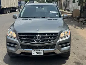 Mercedes-Benz M Class ML350 4MATIC 4dr SUV AWD (3.5L 6cyl 7A) 2015 Gray