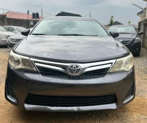 Toyota Camry LE 4dr Sedan (2.5L 4cyl 6A) 2013 Gray