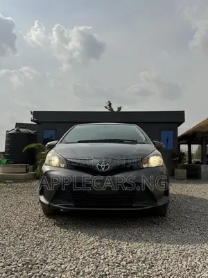 Toyota Yaris 2015 Gray