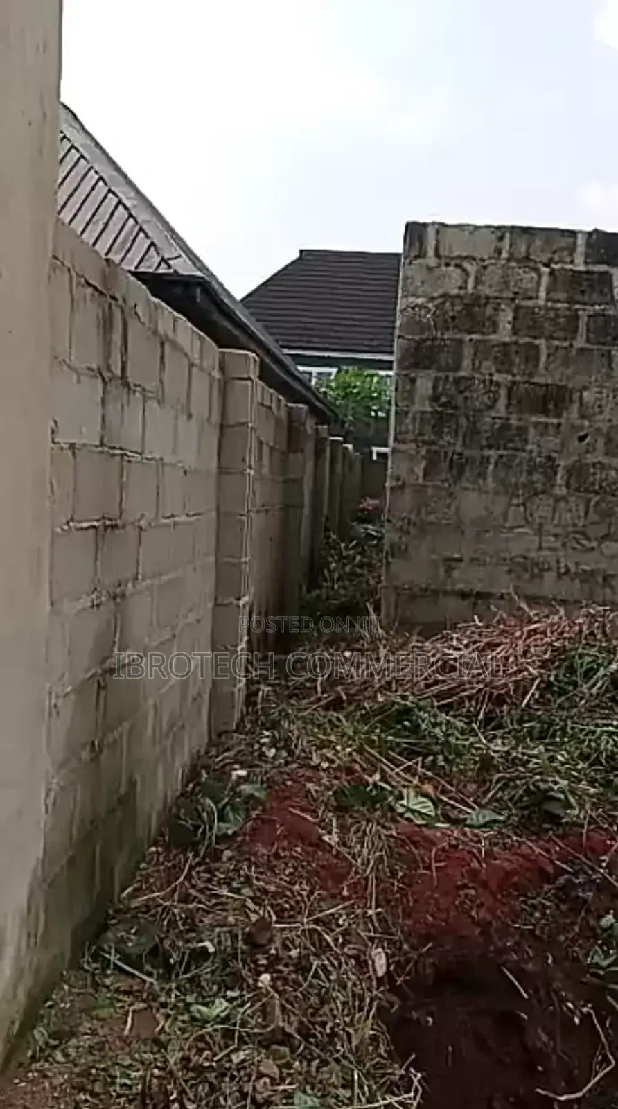 Uncompleted Building On A Full Plot At Igbe Laara Ikorodu