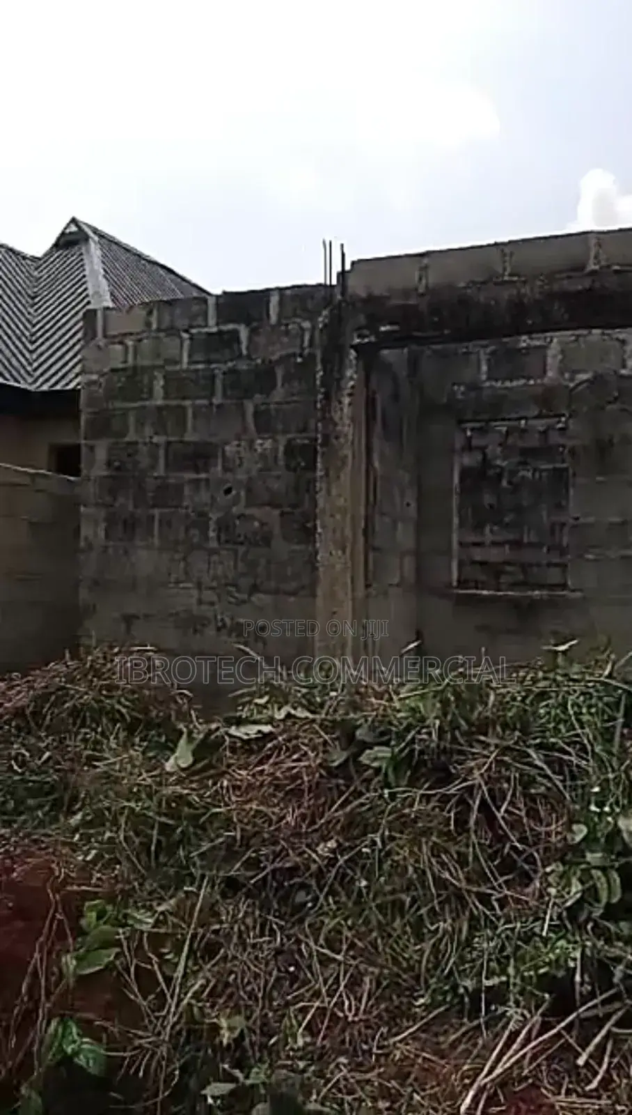 Uncompleted Building On A Full Plot At Igbe Laara Ikorodu