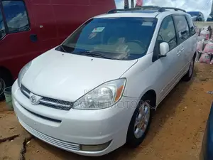 Toyota Sienna XLE Limited 2005 White