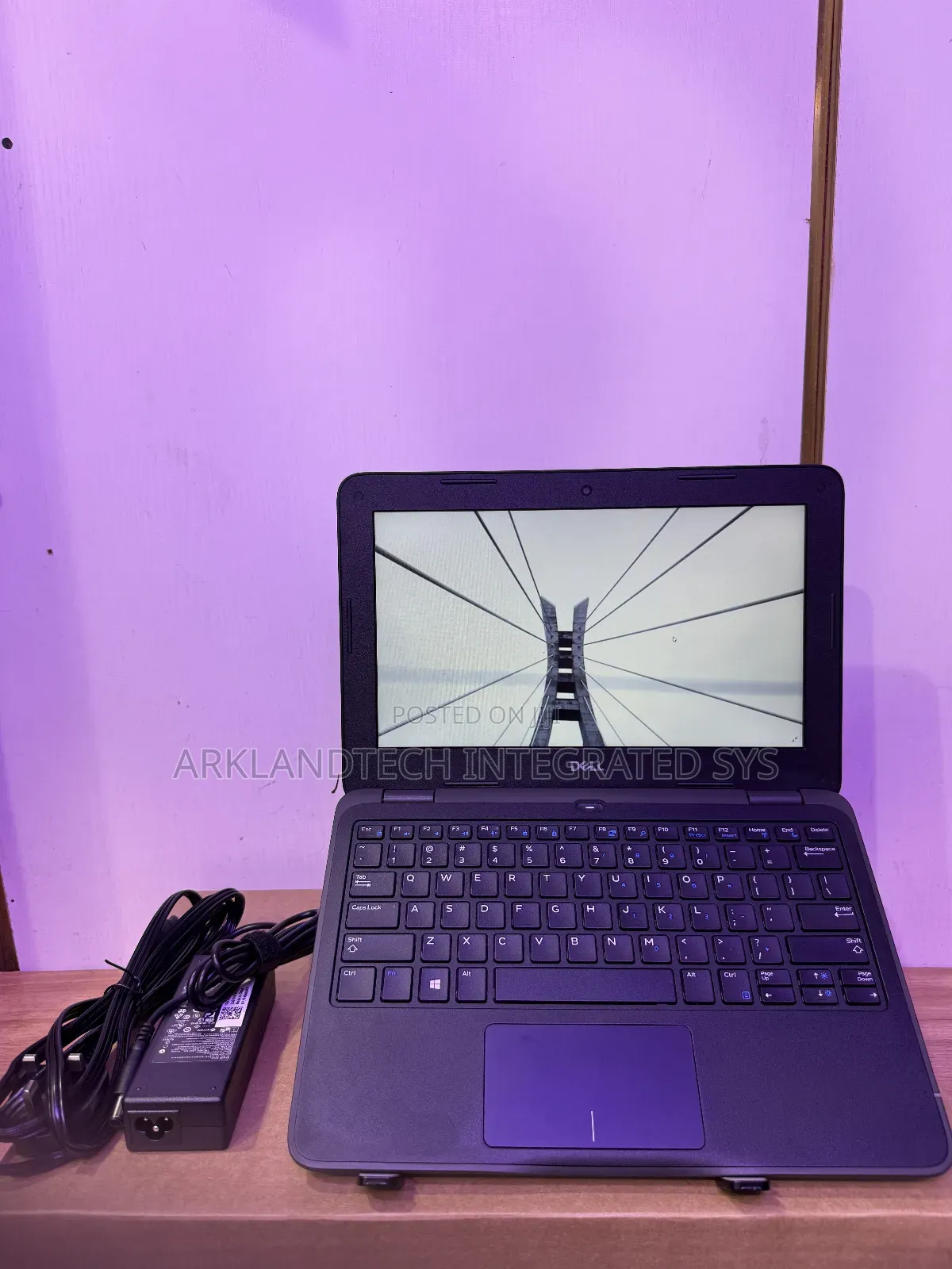 New Laptop Dell Latitude 2110 4GB Intel Celeron SSD 60GB