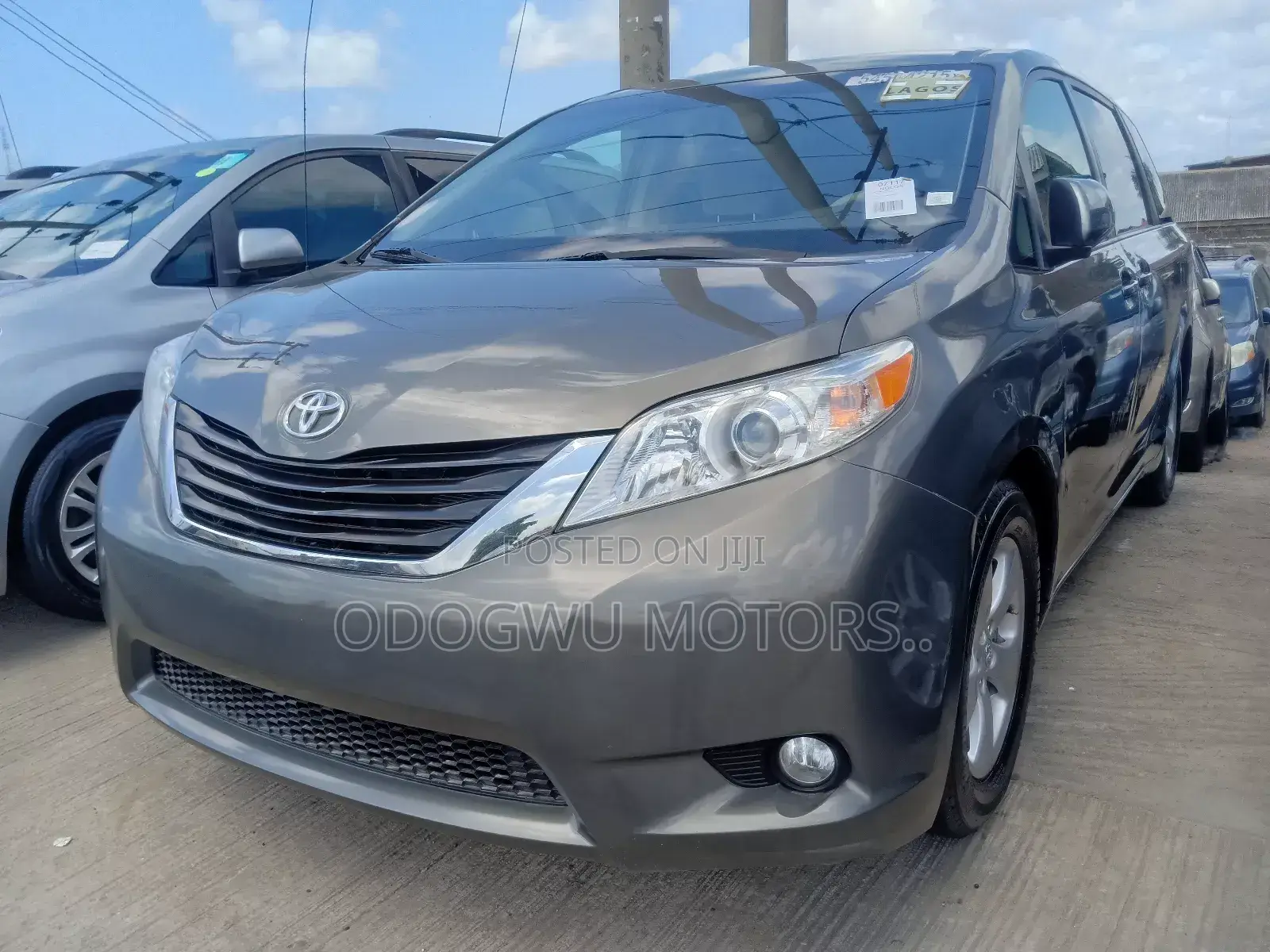 Toyota Sienna 2011 Green