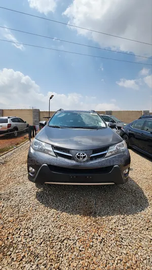 Toyota RAV4 XLE 4dr SUV (2.5L 4cyl 6A) 2015 Gray