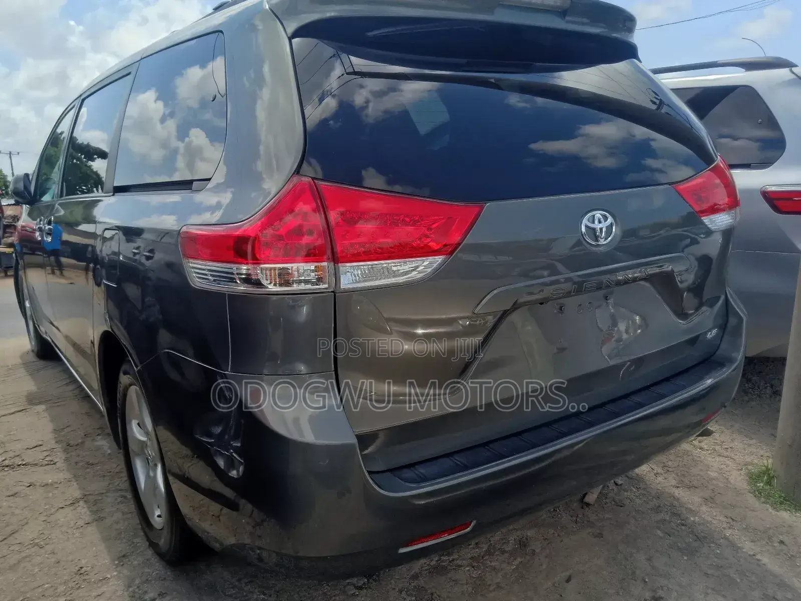 Toyota Sienna 2011 Green
