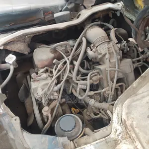 Toyota HiAce 2005 White