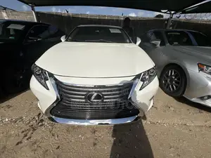 Lexus ES 2013 White