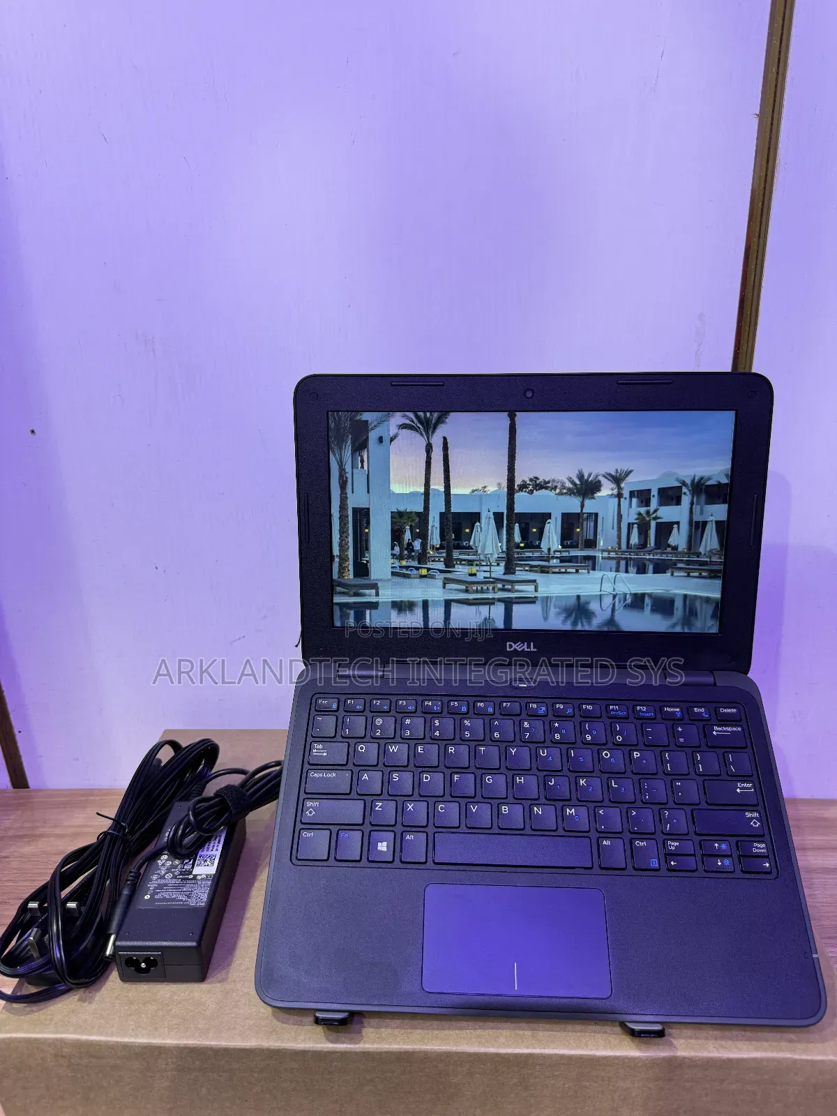 New Laptop Dell Latitude 3189 4GB Intel Celeron SSD 60GB