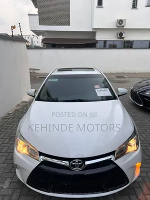 Toyota Camry XLE 4dr Sedan (2.5L 4cyl 6A) 2016 White