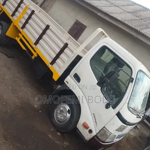Toyota Dyna 200 With Big Bucket 3rz Injector Engine Petrol Truck