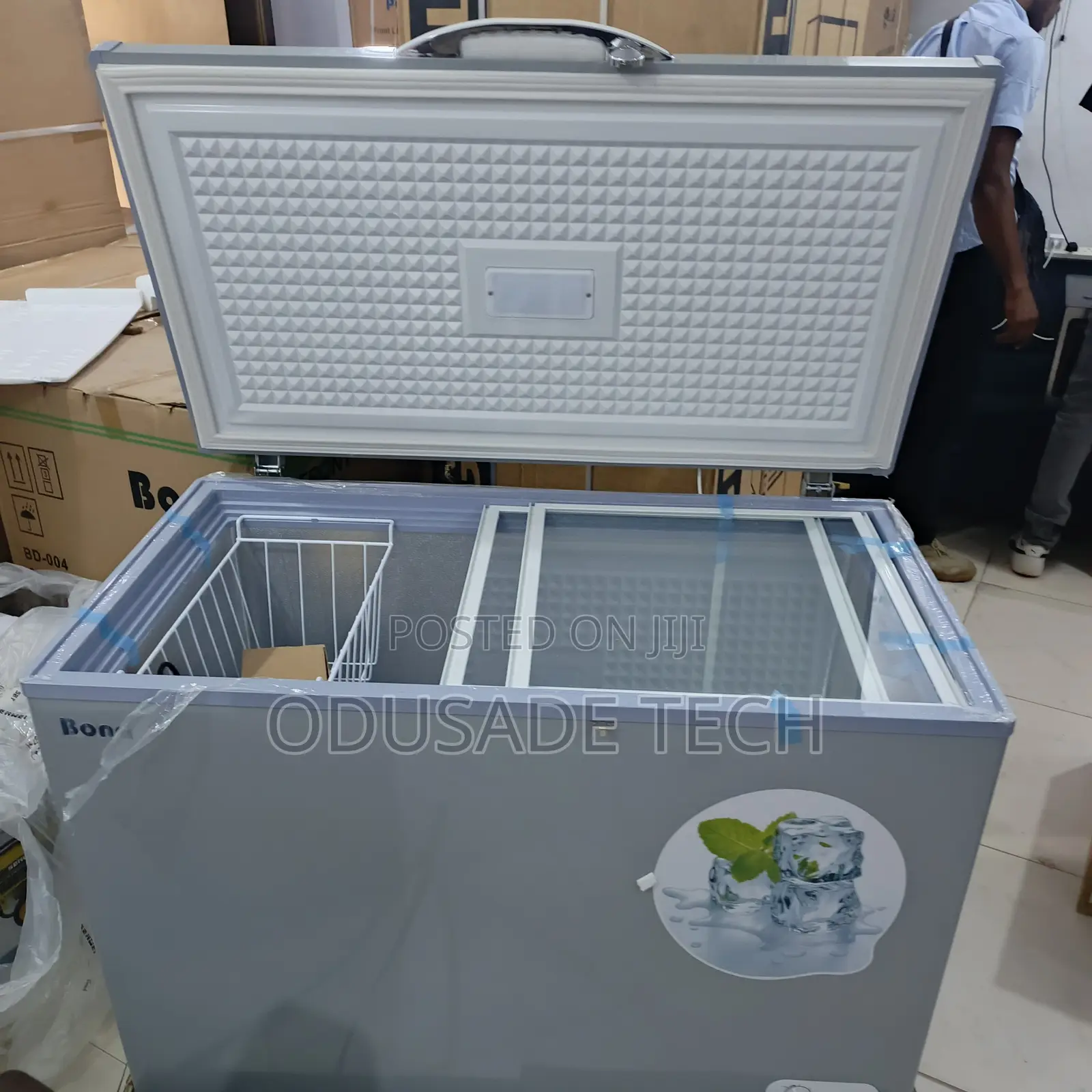 Bona 318l Solar Freezer – Efficient Cooling System