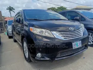 Toyota Sienna 2017 Black