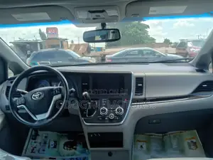Toyota Sienna 2017 Black