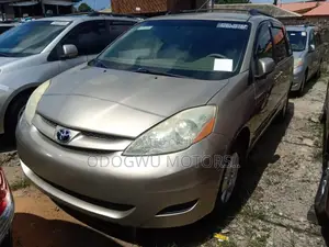 Toyota Sienna 2007 Gold