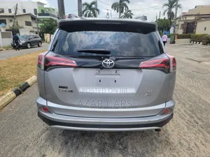 Toyota RAV4 SE AWD (2.5L 4cyl 6A) 2016 Gray