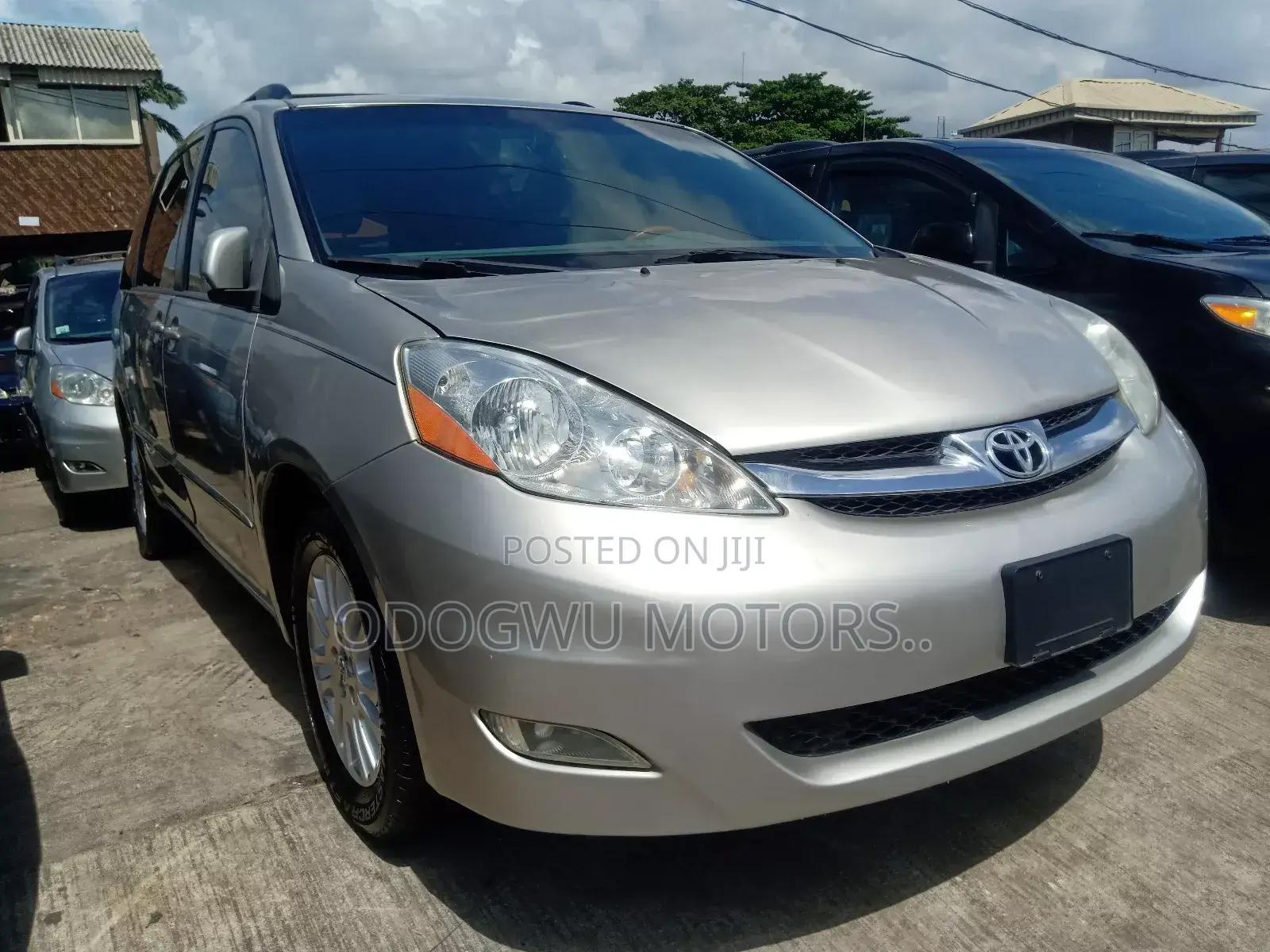 Toyota Sienna 2011 Silver