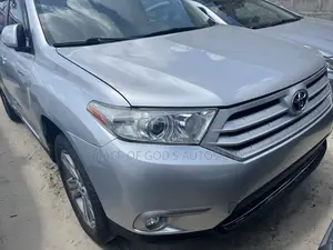 Toyota Highlander Limited 2011 Silver