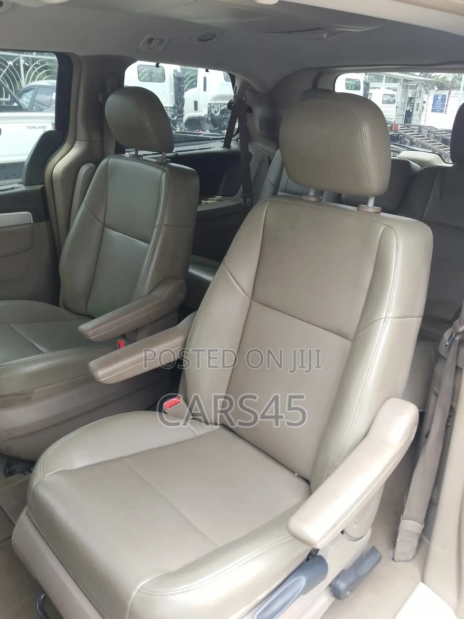 Volkswagen Touran 2012 Gray