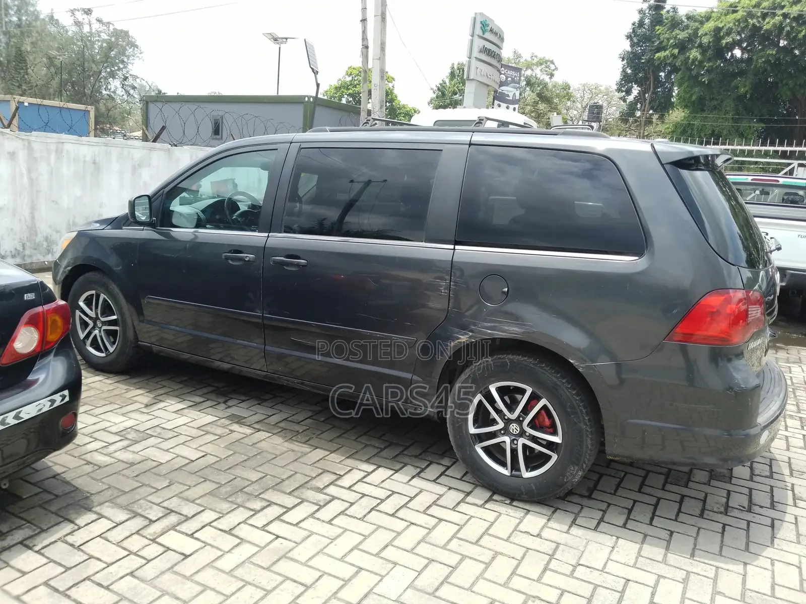 Volkswagen Touran 2012 Gray