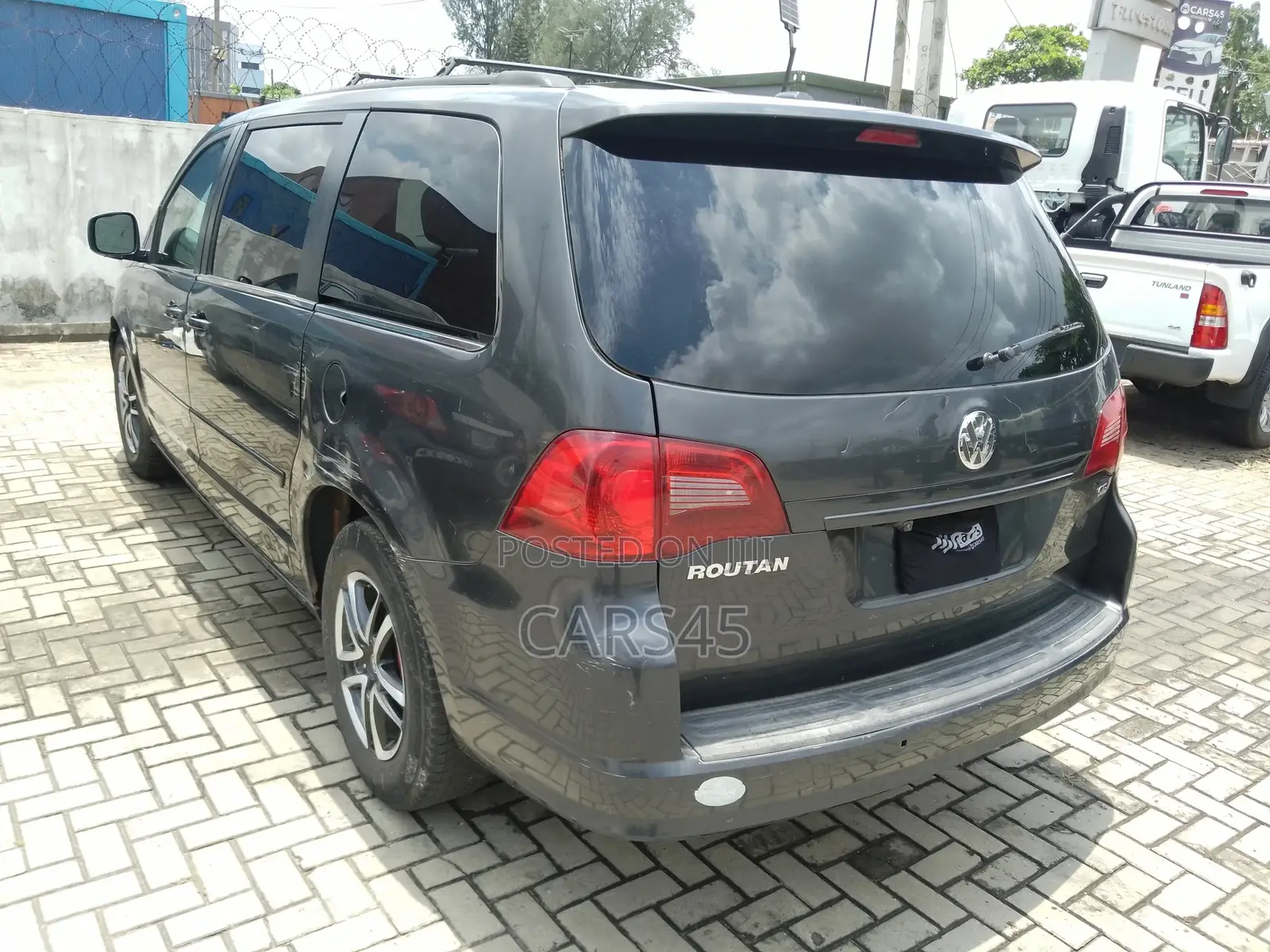 Volkswagen Touran 2012 Gray
