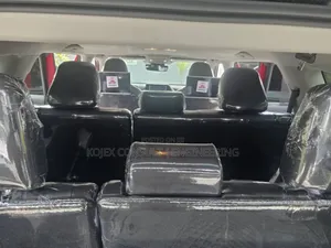 Toyota Highlander XLE 2022 Red