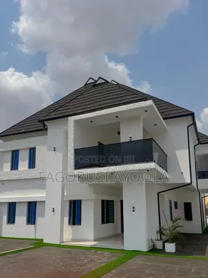 4bdrm Duplex in Olapade Agoro for sale