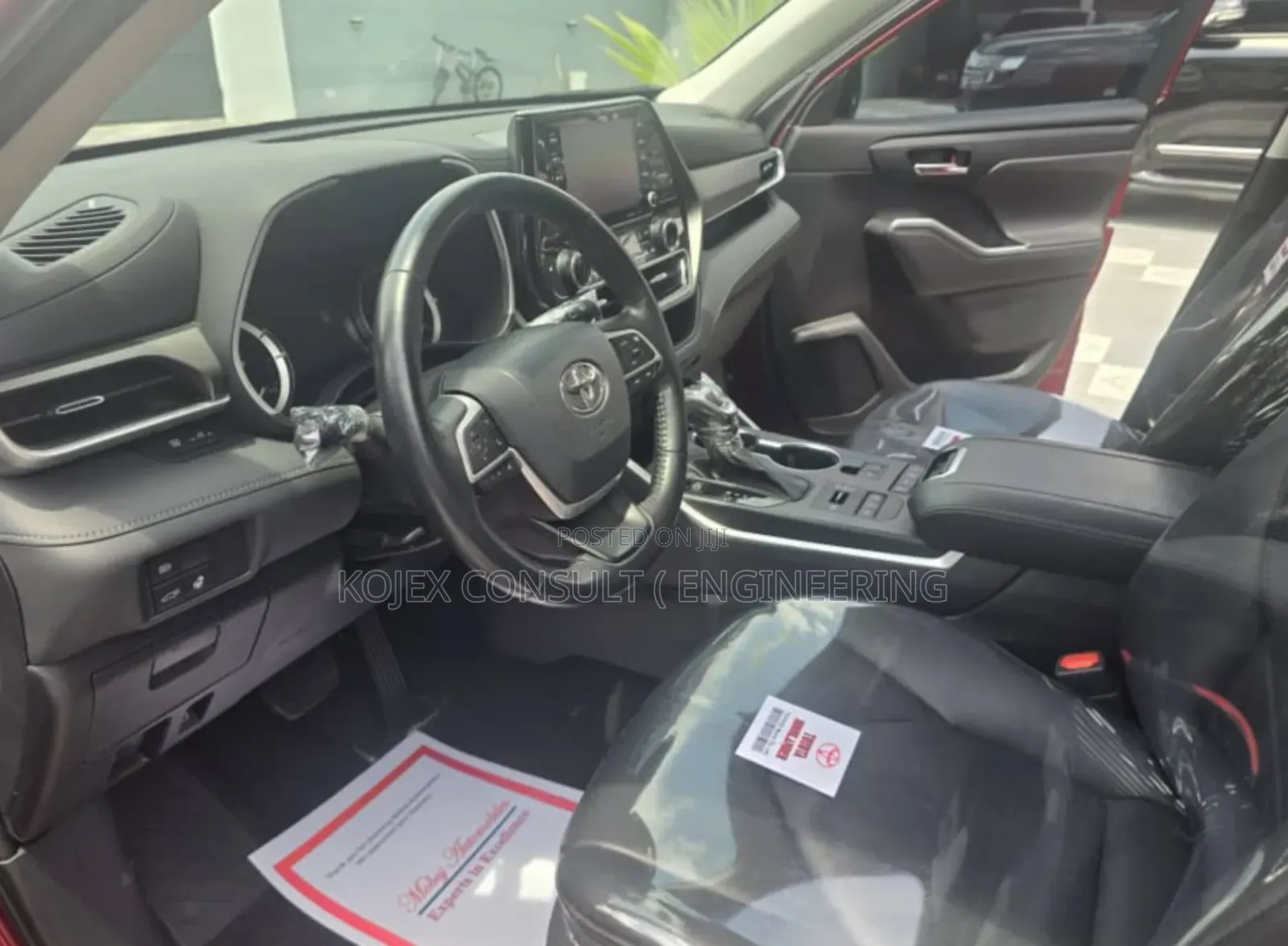 Toyota Highlander XLE 2022 Red
