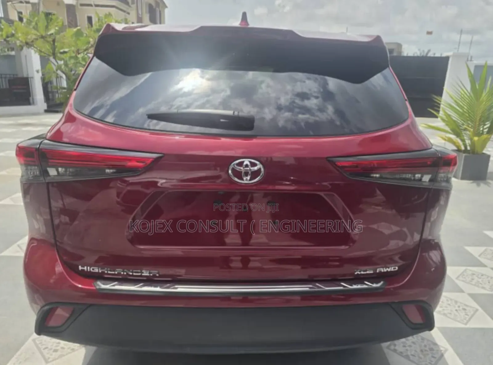 Toyota Highlander XLE 2022 Red