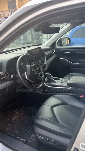 Toyota Highlander XLE AWD 2020 Silver