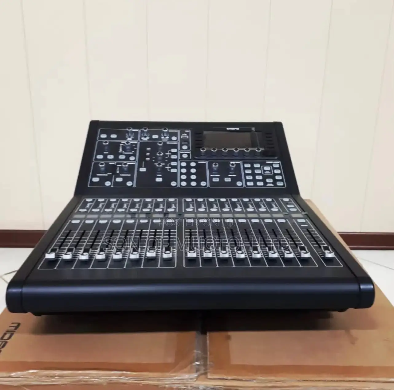 Midas M32r Live and Studio Digital Mixing Console
