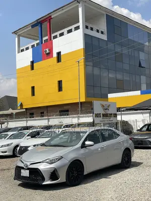 Toyota Corolla LE 4dr Sedan (1.8L 4cyl CVT) 2015 Silver