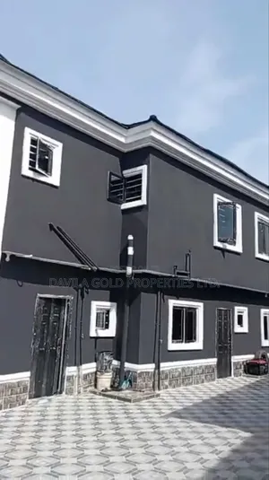 11bdrm Block of Flats in Benin City for sale