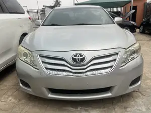 Toyota Camry 2010 Silver