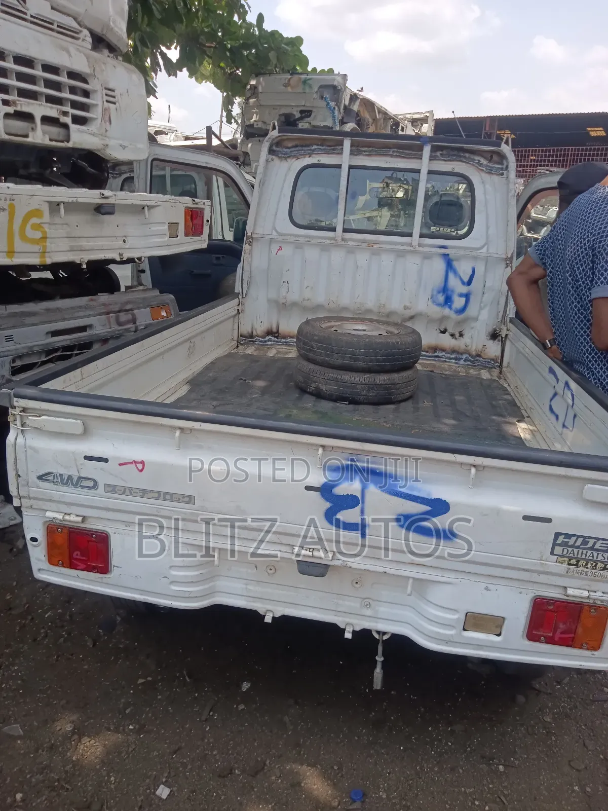 Daihatsu Hijet 2007 White
