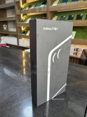 New Samsung Galaxy Z Flip7 256 GB