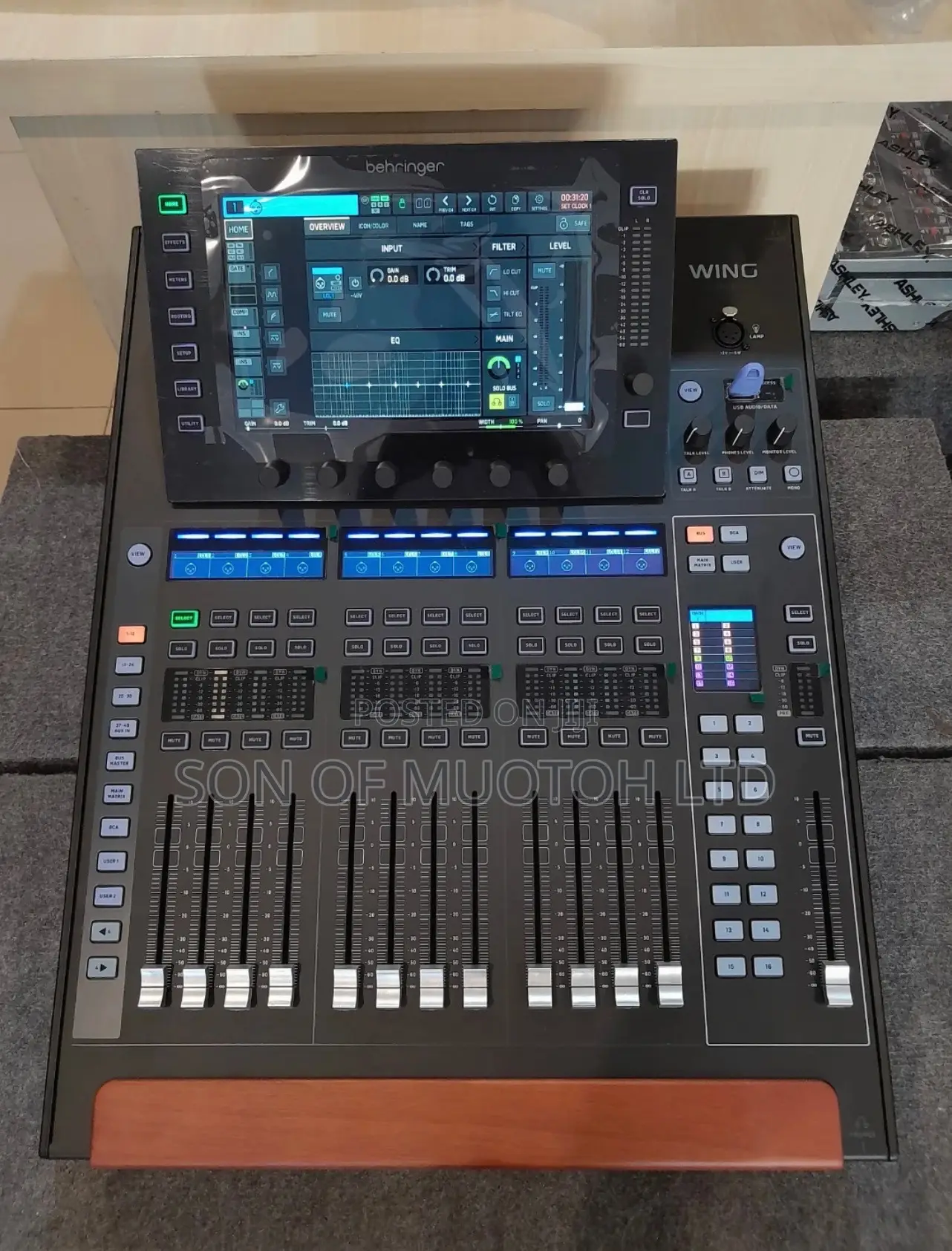 Behringer Wing Compact