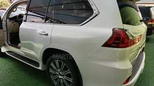 Lexus LX 2017 White