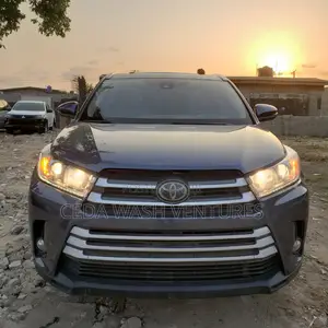 Toyota Highlander Limited 4x4 V6 (3.5L 6cyl 8A) 2018 Blue